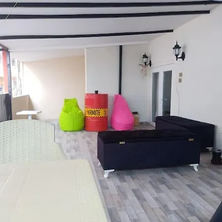 Apartamento Mukemmel Konumda Eglenceli Dubleks Daire Estambul